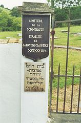 Cimetière juif de la Bastide-Clairence (source Wikipedia)