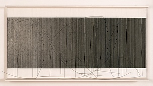 Jésus Rafael Soto Ciudad Bolivar (Venezuela), 1923 - Paris (France), 2005  Titre attribué : Emplacement du bleu Gorin 1971 Oeuvre en 3 dimensions, Installation avec de la lumière Relief optique Huile et encre de chine sur bois, tiges de métal et fils de 