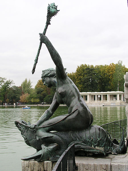 Statue du XXe siècle d'Antonio Parera Saurina dans le Parc du Retiro