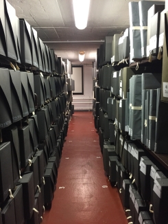 Rayonnage des Archives départementales à Nantes