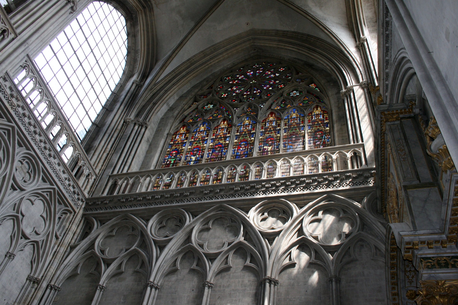 Un bras du transept de la cathédrale de Bayeux