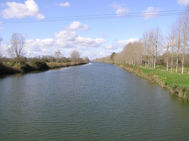 le canal vu vers l'aval