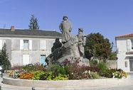Le monument à Clemenceau-Sainte Hermine