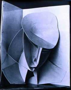 Naum GABO, head in a Corner Niche, 1916-17