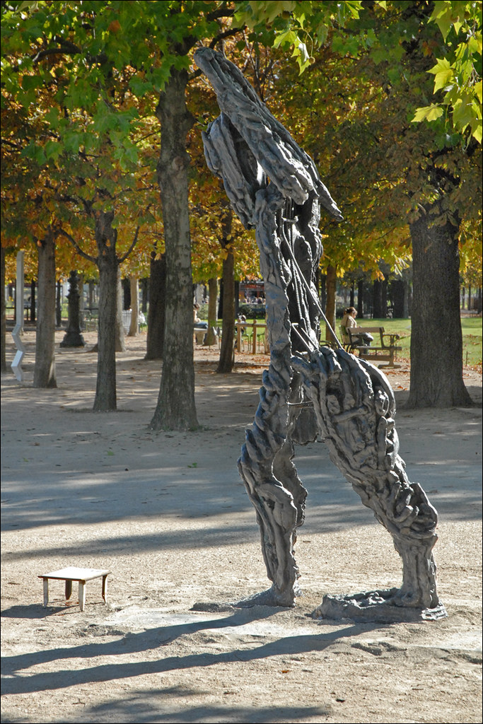 Untitled de Thomas Houseago aux Tuileries" by dalbera is licensed under CC BY 2.0