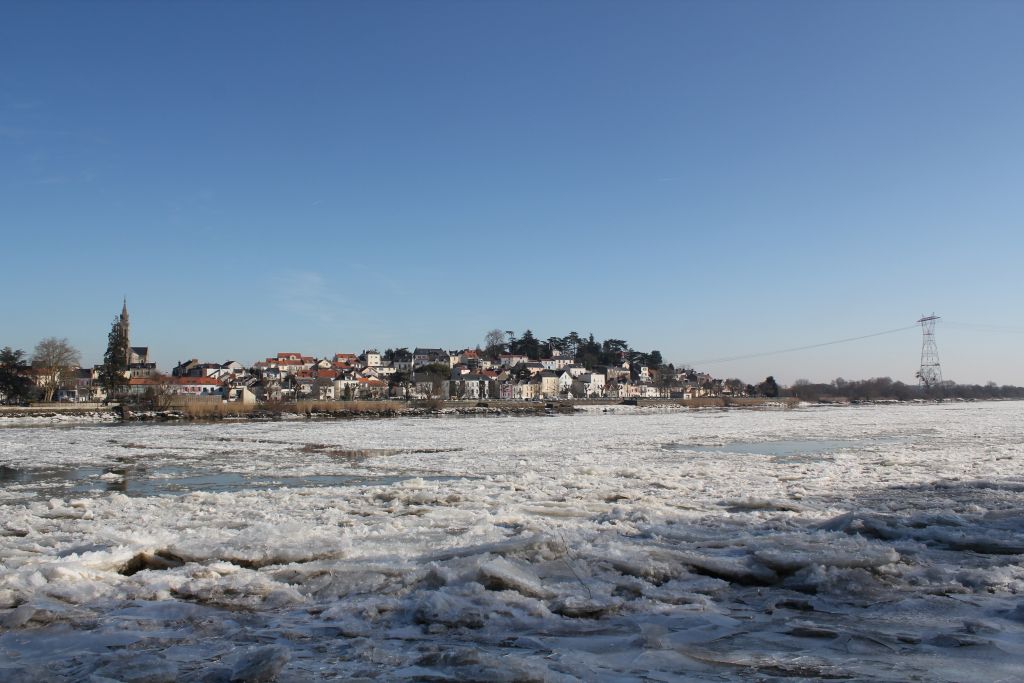 La Loire prise par les glaces en aval de Nantes