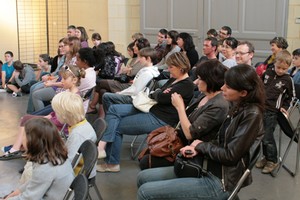 le public lors des lectures de l'atelier au festival Des Mots à la bouche