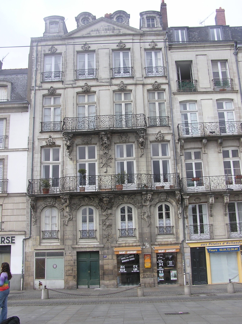 la façade vue de la ligne de tramway 1