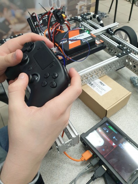 RobotLivetGamePad.jpeg