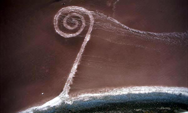 Robert Smithson, Spiral Jetty, 1970-1971