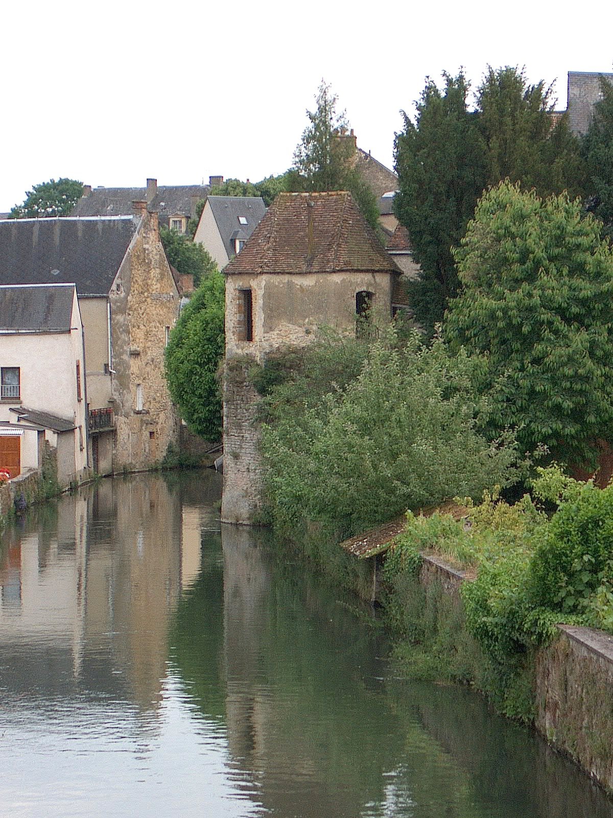 Tour de l'enceinte fortifiée de la Ferté-Bernard (Sarthe).