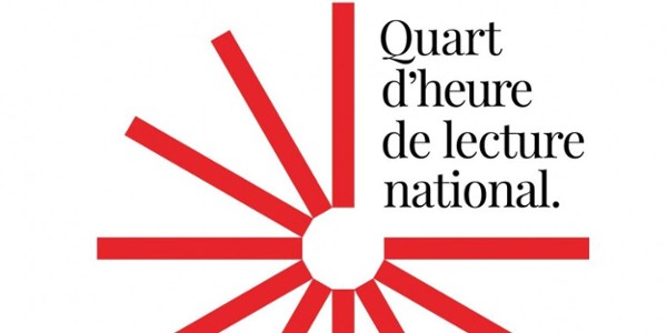 Logo du quart d'heure lecture symbolisant un livre ouvert en rouge sur fond gris